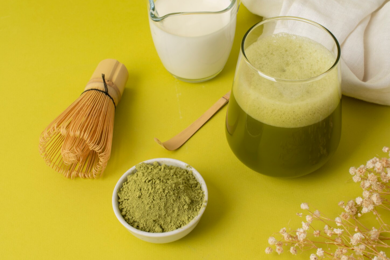 Green Tea Powder vs Matcha Powder: Understanding the Differences, Quality, and Applications
